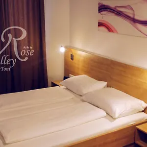 - Restaurant Valley Rose 3*, Vienna Austria